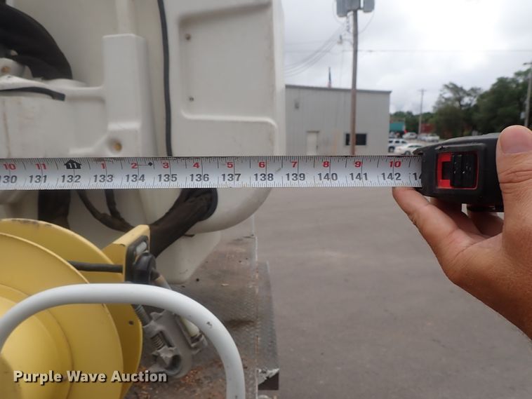 image for item DG2401 2003 Ford F550 Super Duty  bucket truck