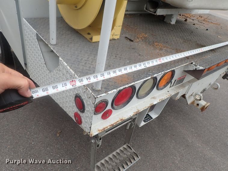 image for item DG2401 2003 Ford F550 Super Duty  bucket truck