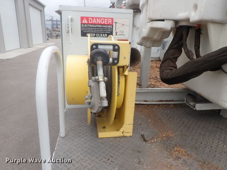 image for item DG2401 2003 Ford F550 Super Duty  bucket truck