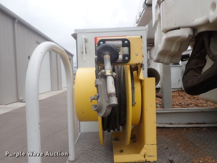 image for item DG2401 2003 Ford F550 Super Duty  bucket truck