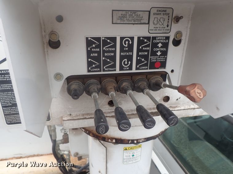 image for item DG2401 2003 Ford F550 Super Duty  bucket truck