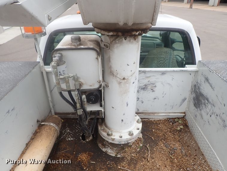 image for item DG2401 2003 Ford F550 Super Duty  bucket truck