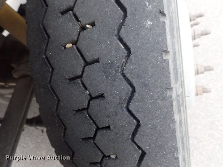 image for item DG2401 2003 Ford F550 Super Duty  bucket truck