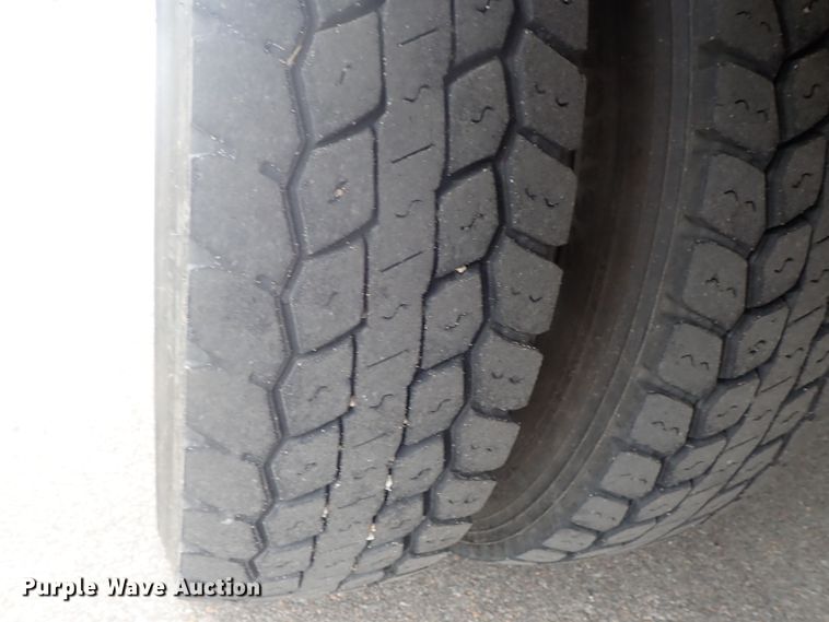 image for item DG2401 2003 Ford F550 Super Duty  bucket truck