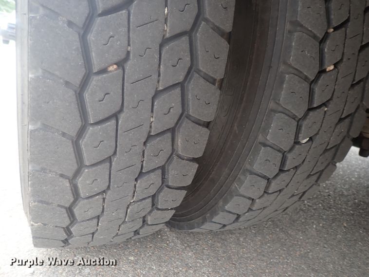 image for item DG2401 2003 Ford F550 Super Duty  bucket truck