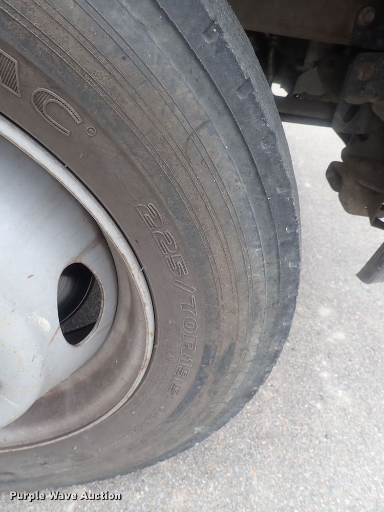 image for item DG2401 2003 Ford F550 Super Duty  bucket truck