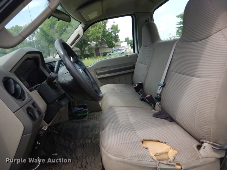 image for item DH5153 2008 Ford F250 Super Duty XL  pickup truck