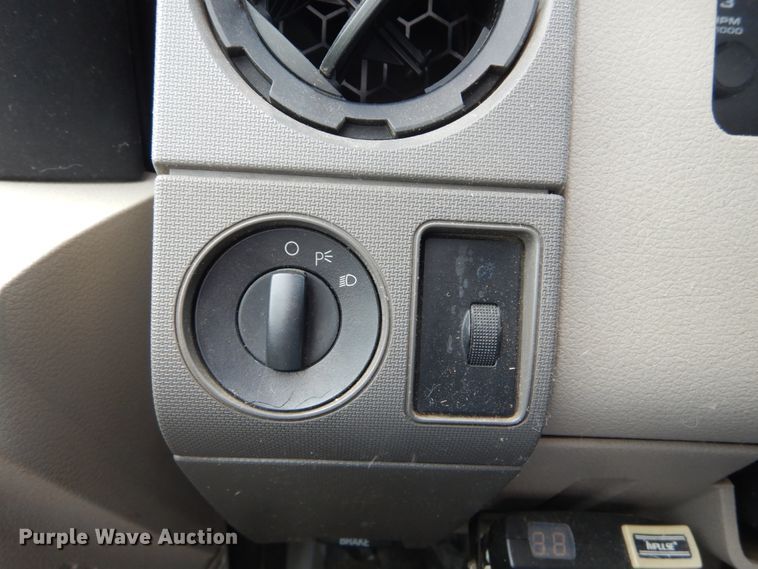 image for item DH5153 2008 Ford F250 Super Duty XL  pickup truck