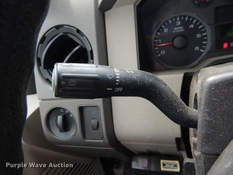 image for item DH5153 2008 Ford F250 Super Duty XL  pickup truck