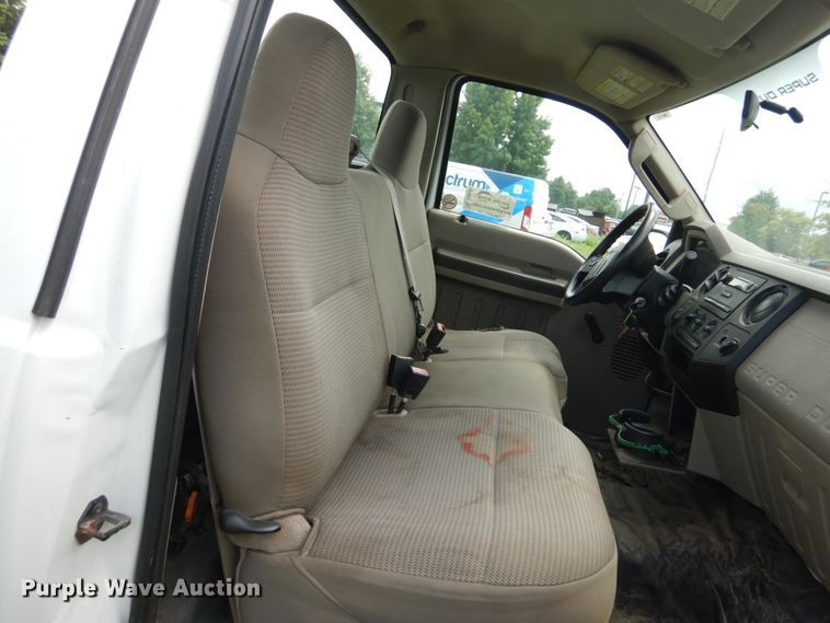 image for item DH5153 2008 Ford F250 Super Duty XL  pickup truck