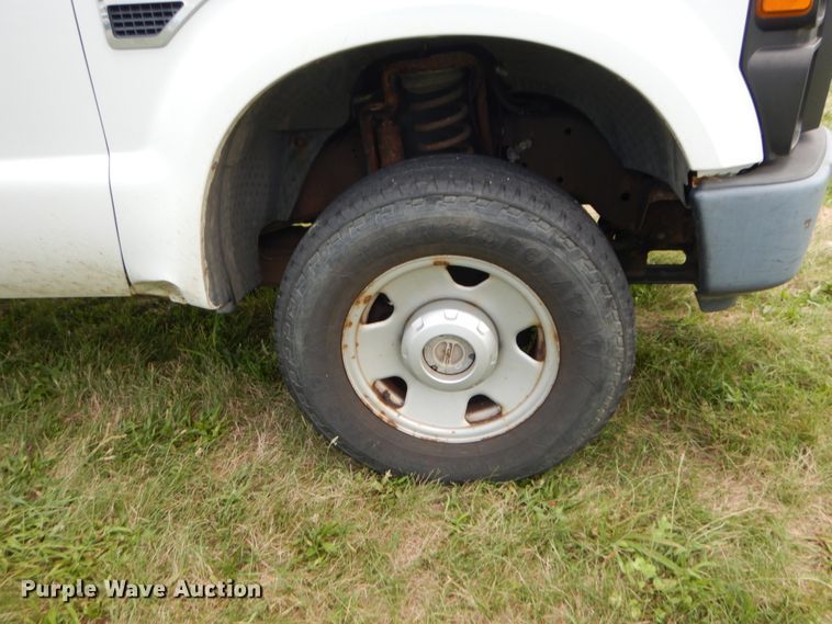 image for item DH5153 2008 Ford F250 Super Duty XL  pickup truck