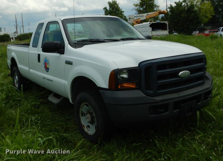 image for item DH5154 2006 Ford F250 Super Duty XL  SuperCab pickup truck