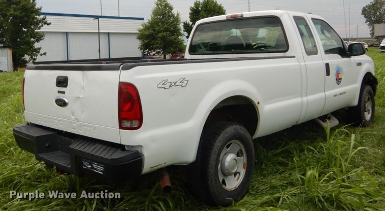 image for item DH5154 2006 Ford F250 Super Duty XL  SuperCab pickup truck