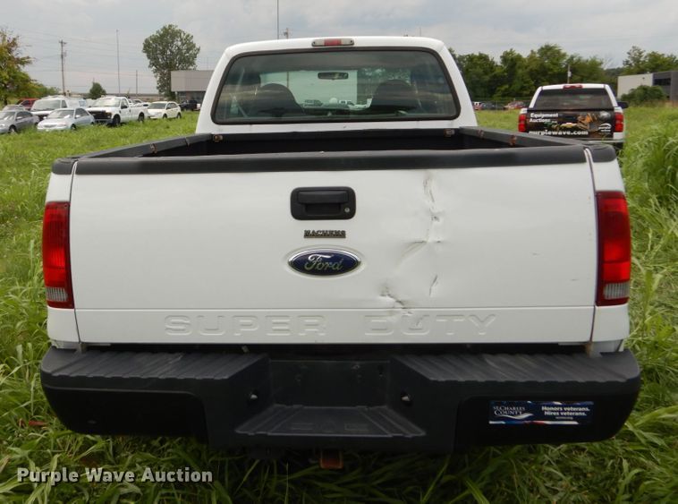 image for item DH5154 2006 Ford F250 Super Duty XL  SuperCab pickup truck