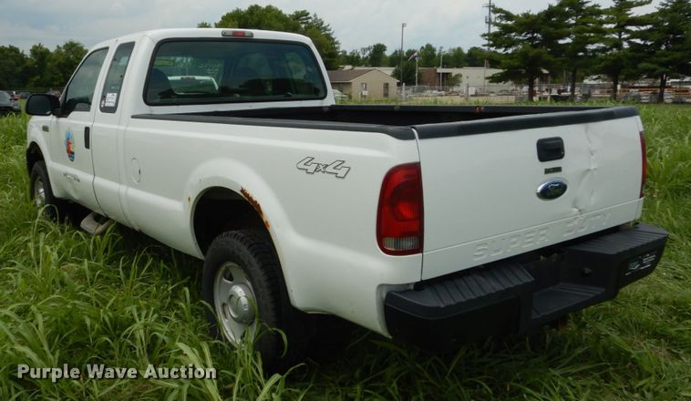 image for item DH5154 2006 Ford F250 Super Duty XL  SuperCab pickup truck