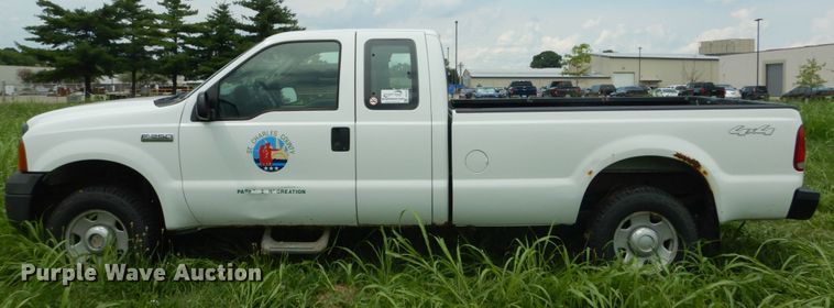 image for item DH5154 2006 Ford F250 Super Duty XL  SuperCab pickup truck