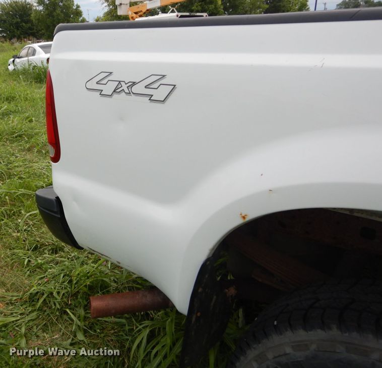 image for item DH5154 2006 Ford F250 Super Duty XL  SuperCab pickup truck