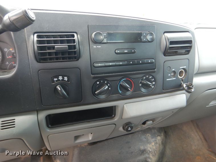 image for item DH5154 2006 Ford F250 Super Duty XL  SuperCab pickup truck