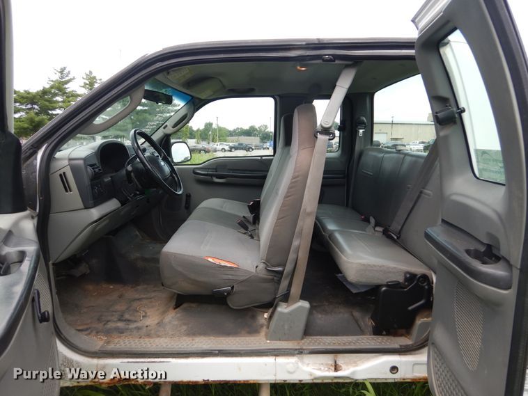 image for item DH5154 2006 Ford F250 Super Duty XL  SuperCab pickup truck