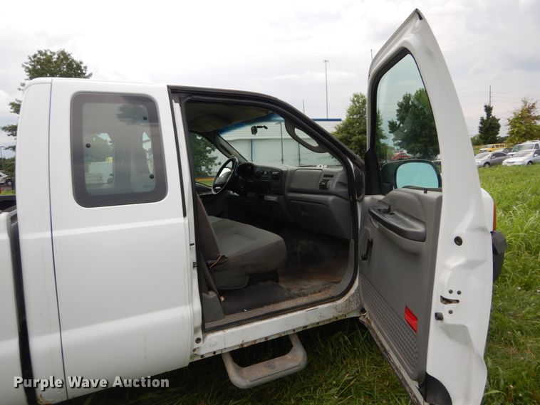 image for item DH5154 2006 Ford F250 Super Duty XL  SuperCab pickup truck