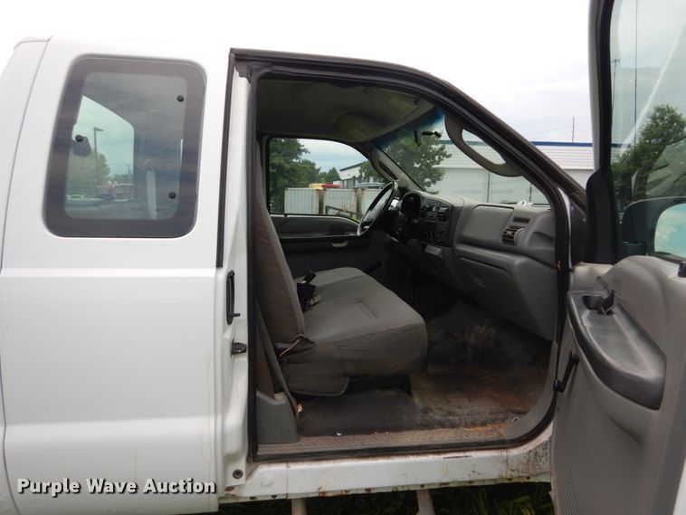image for item DH5154 2006 Ford F250 Super Duty XL  SuperCab pickup truck