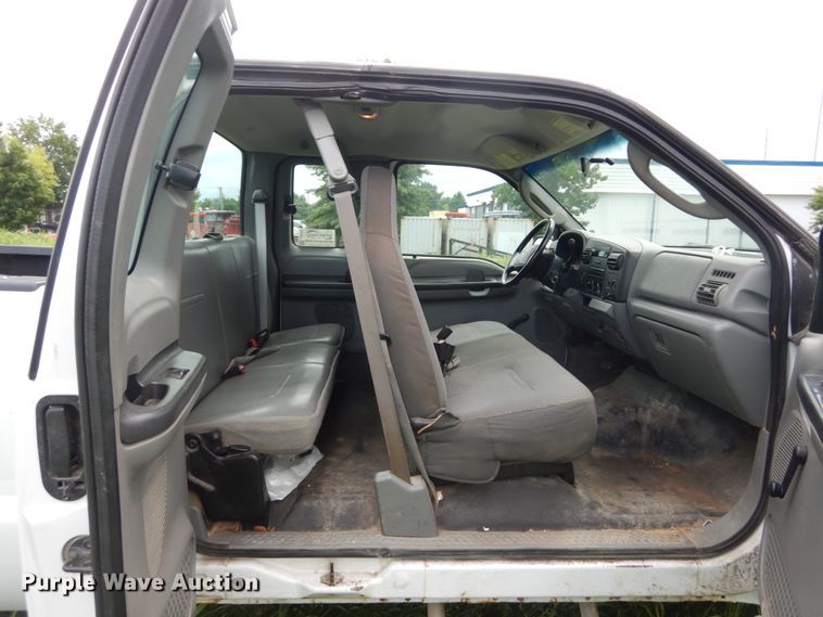 image for item DH5154 2006 Ford F250 Super Duty XL  SuperCab pickup truck