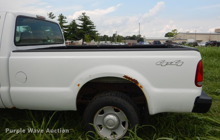 image for item DH5154 2006 Ford F250 Super Duty XL  SuperCab pickup truck