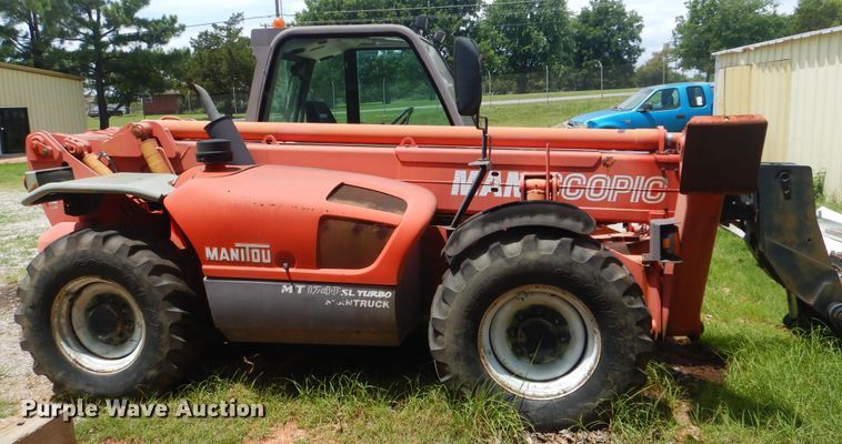 image for item DI0285 2005 Manitou MT1740SLT  telehandler