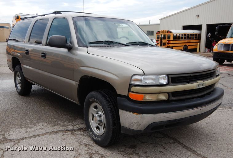 image for item DJ4305 2001 Chevrolet Suburban C1500  SUV