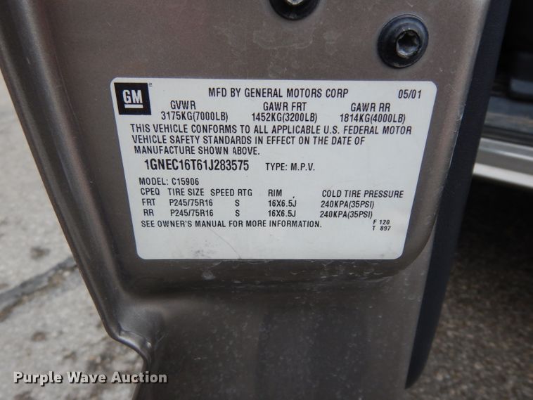 image for item DJ4305 2001 Chevrolet Suburban C1500  SUV