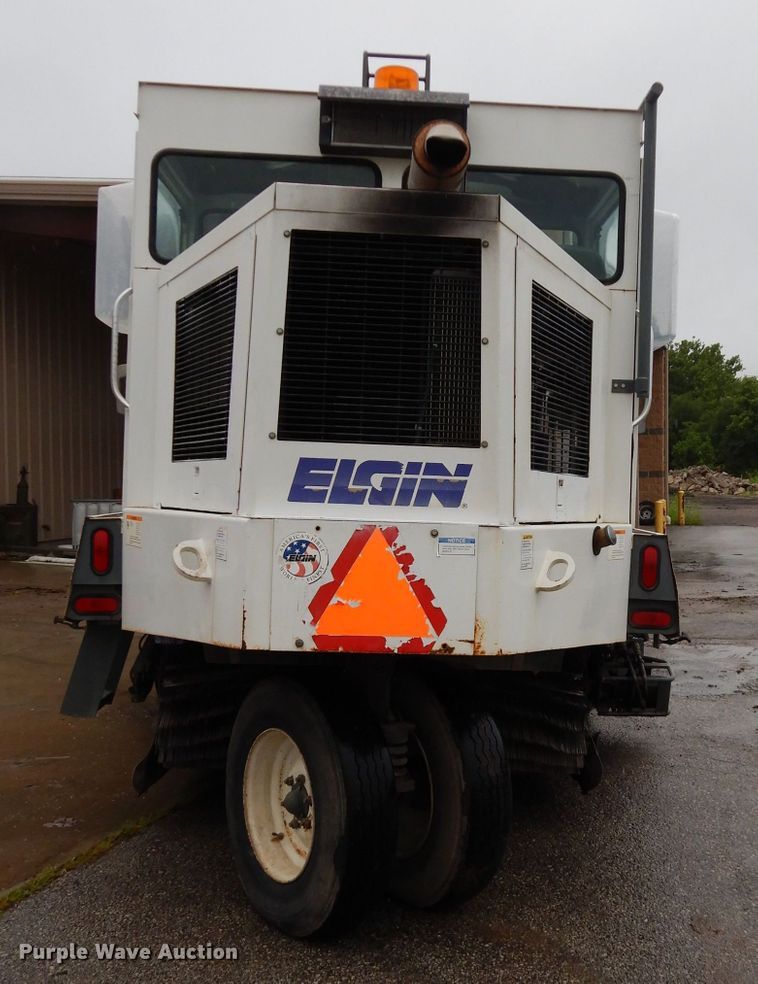 image for item DJ4314 2000 Elgin Pelican P  street sweeper