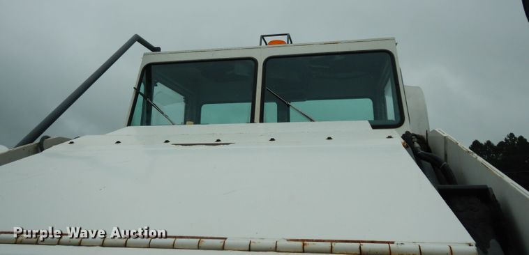 image for item DJ4314 2000 Elgin Pelican P  street sweeper