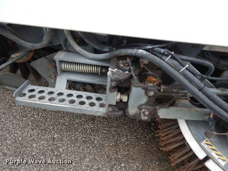 image for item DJ4314 2000 Elgin Pelican P  street sweeper