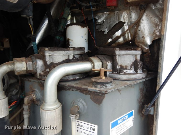 image for item DJ4314 2000 Elgin Pelican P  street sweeper