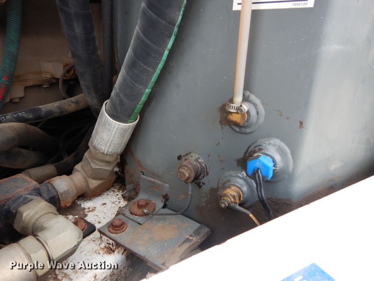 image for item DJ4314 2000 Elgin Pelican P  street sweeper