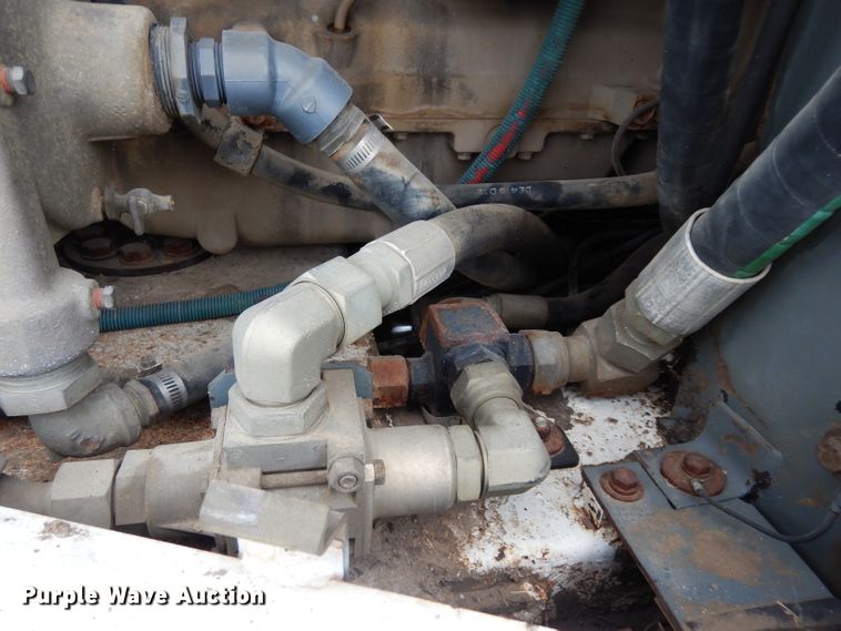 image for item DJ4314 2000 Elgin Pelican P  street sweeper