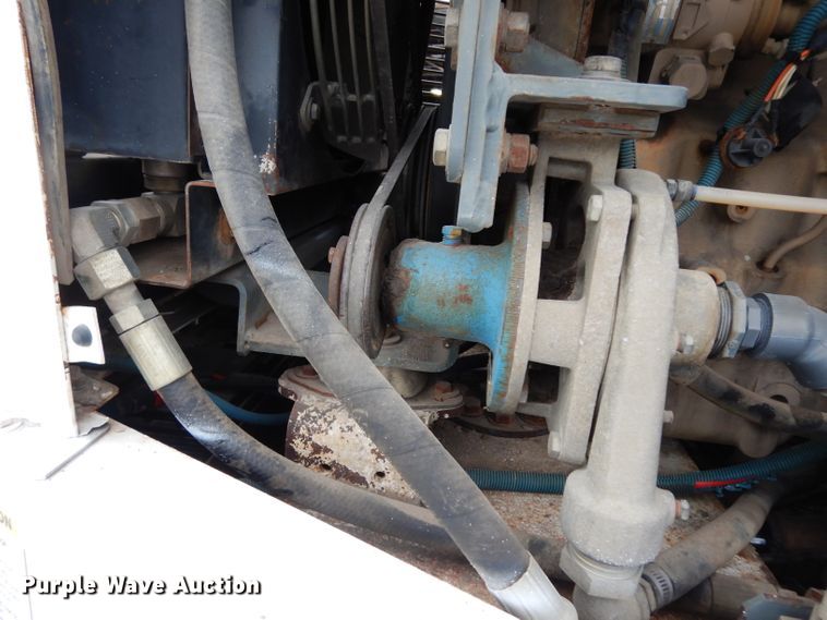 image for item DJ4314 2000 Elgin Pelican P  street sweeper