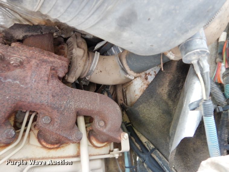 image for item DJ4314 2000 Elgin Pelican P  street sweeper