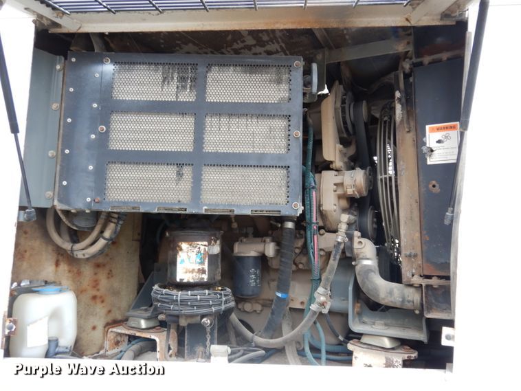 image for item DJ4314 2000 Elgin Pelican P  street sweeper