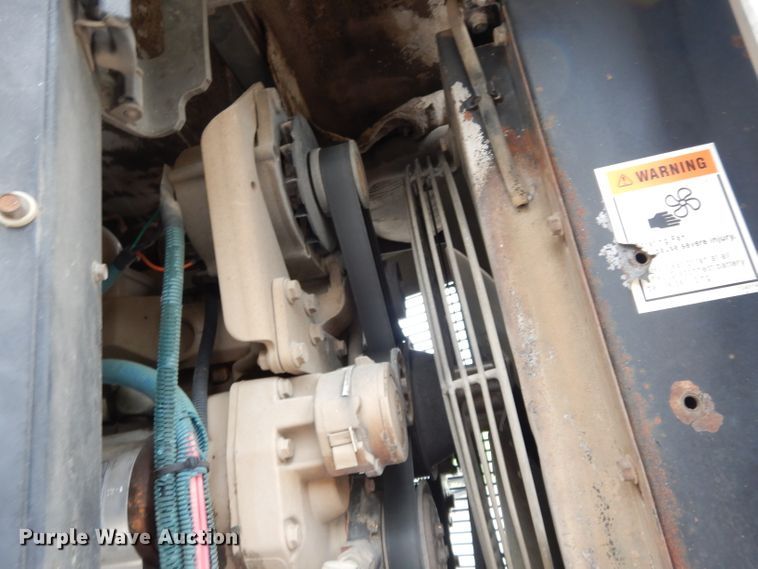 image for item DJ4314 2000 Elgin Pelican P  street sweeper