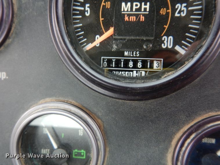 image for item DJ4314 2000 Elgin Pelican P  street sweeper