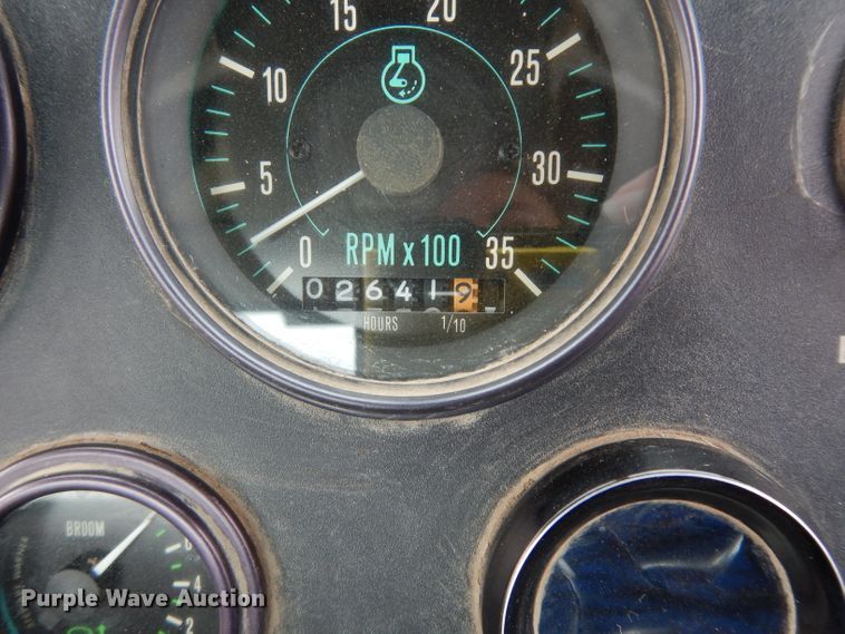 image for item DJ4314 2000 Elgin Pelican P  street sweeper