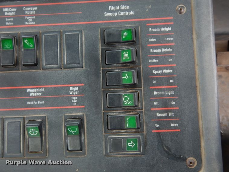 image for item DJ4314 2000 Elgin Pelican P  street sweeper