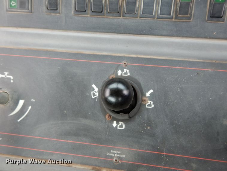 image for item DJ4314 2000 Elgin Pelican P  street sweeper