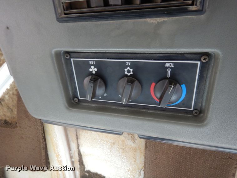 image for item DJ4314 2000 Elgin Pelican P  street sweeper