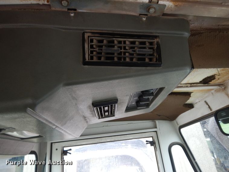 image for item DJ4314 2000 Elgin Pelican P  street sweeper