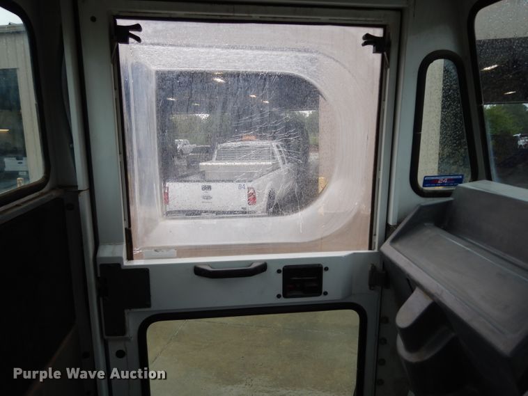 image for item DJ4314 2000 Elgin Pelican P  street sweeper