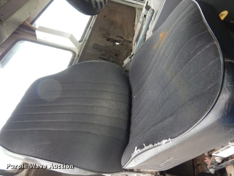 image for item DJ4314 2000 Elgin Pelican P  street sweeper