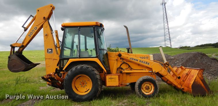 image for item DJ4316 1992 John Deere 300D  backhoe