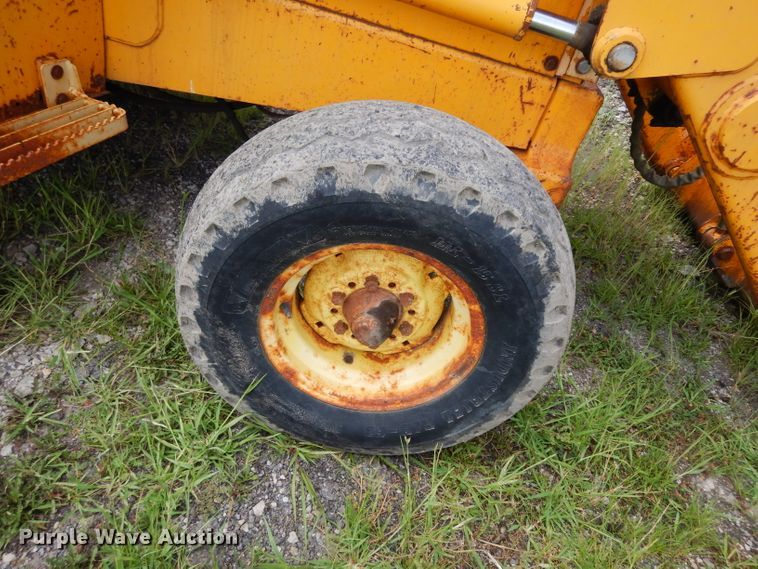 image for item DJ4316 1992 John Deere 300D  backhoe